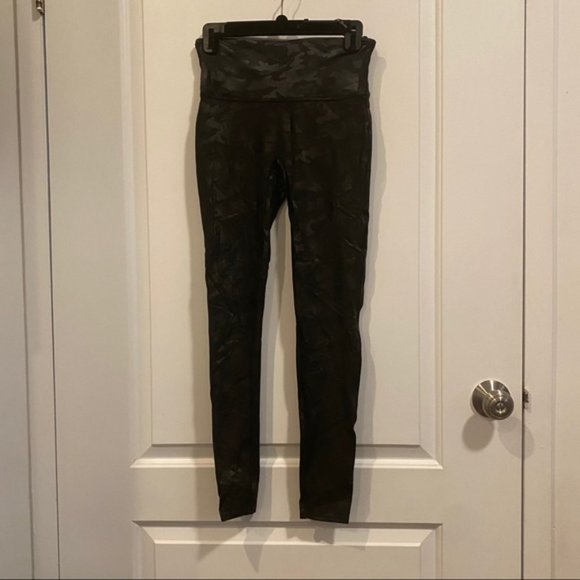 Spanx Faux Leather Camo Leggings - Picture 5 of 6